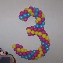 Цифра 3 из шариков на день рождения